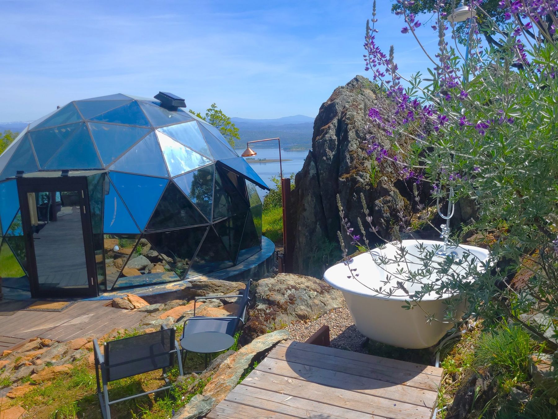Soaking tub on the rocks